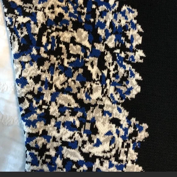 BCBGMaxAzria Fitted Patterned Dress - Picture 3 of 5